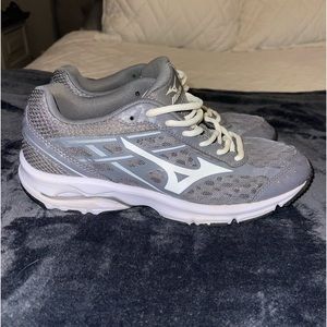 Mizuno running shoes
